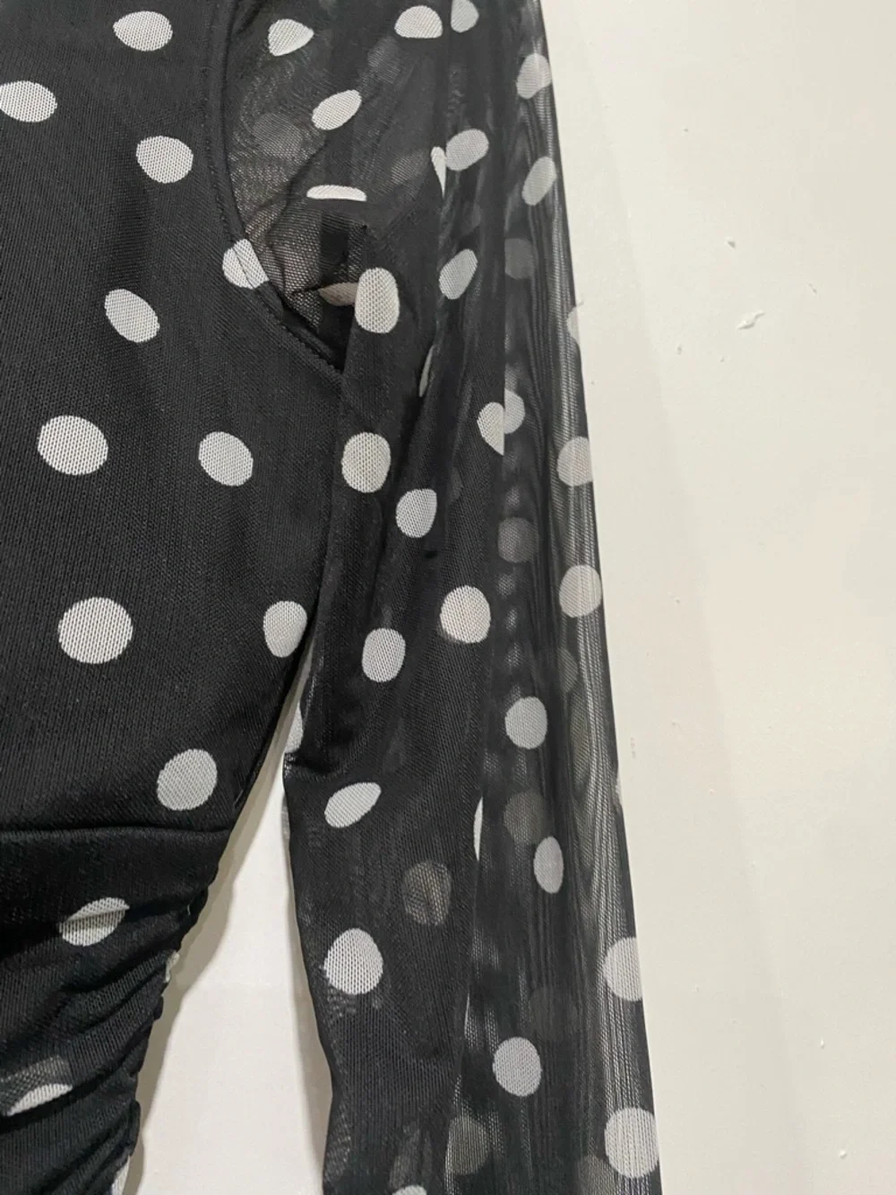 Abercrombie Fitch Blouse medium Bra Free Black Polka Dot Long-Sleeve V-Neck Top - Picture 8 of 13